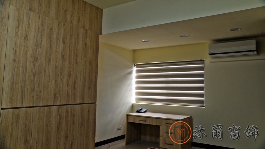 苗栗苑裡窗簾案例分享|客廳調光簾 × 臥室雙層布簾 × 書房捲簾 3 沐爾窗簾規劃案例推薦新竹竹北 2