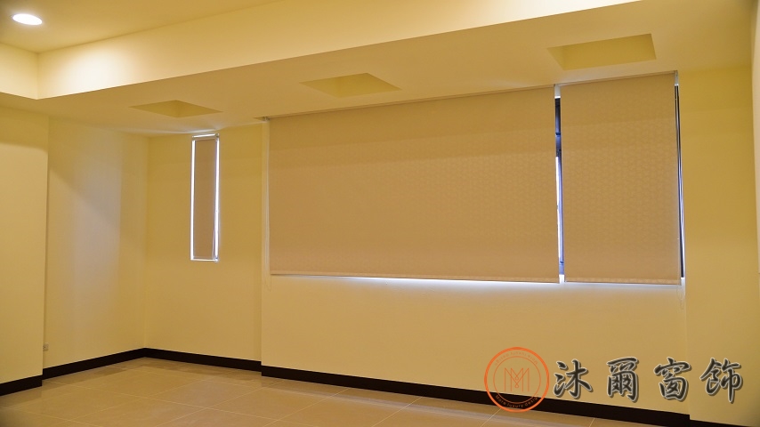 苗栗苑裡窗簾案例分享|客廳調光簾 × 臥室雙層布簾 × 書房捲簾 4 沐爾窗簾規劃案例推薦新竹竹北 3