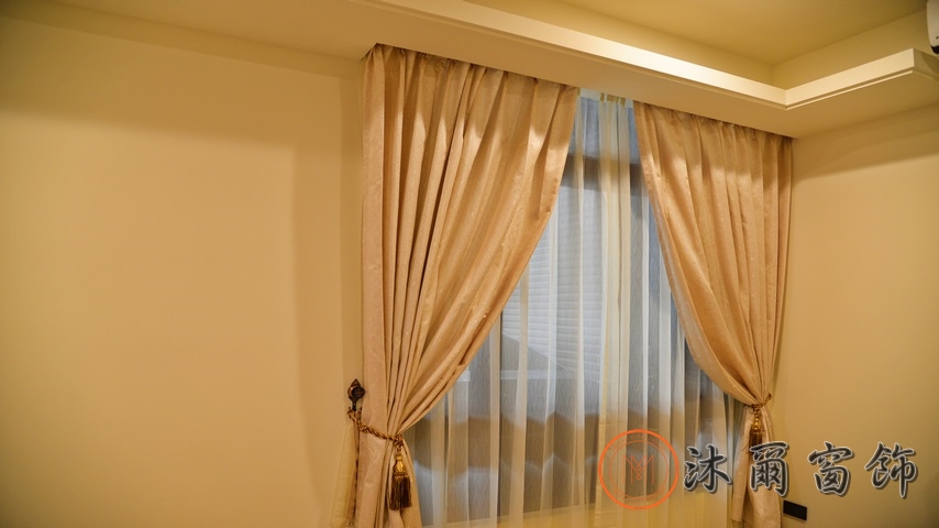 苗栗苑裡窗簾案例分享|客廳調光簾 × 臥室雙層布簾 × 書房捲簾 7 沐爾窗簾規劃案例推薦新竹竹北 6