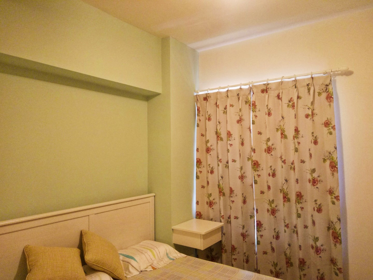 桃園八德窗簾案例:湖水裔選用布簾與紗簾營造室內不同氛圍 6 全部關閉的布簾