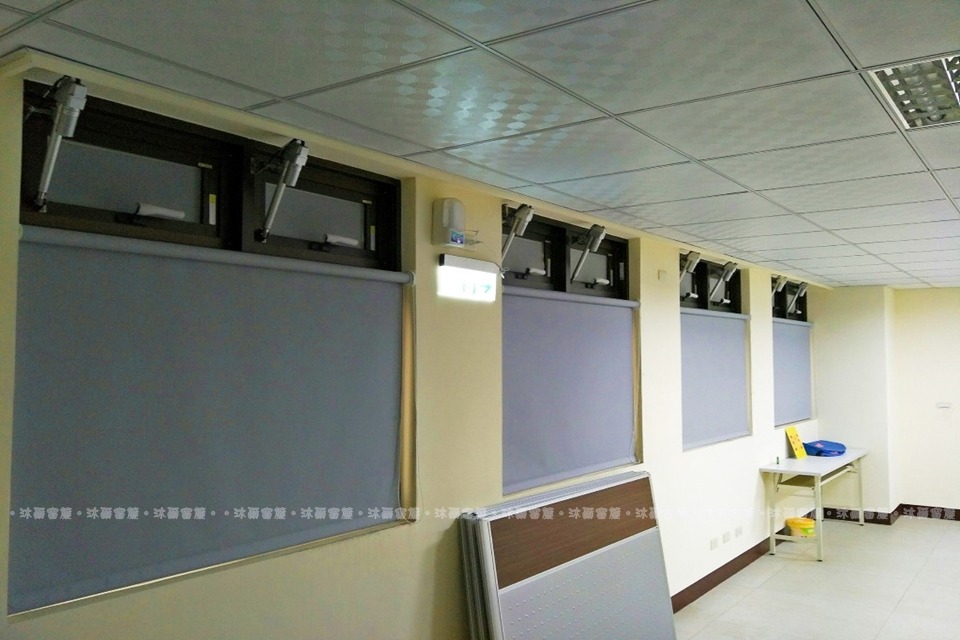 企業辦公室窗簾案例,桃園楊梅佳和桂科技防焰遮光捲簾