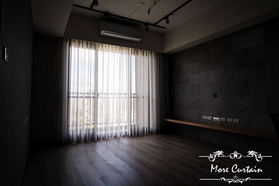 客廳只單做一層紗簾