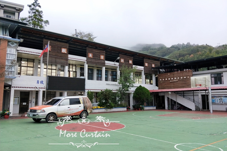 桃園市復興鄉的哈嘎灣光華國小遮光防焰捲簾 17 光華國小安裝照 171215 0025