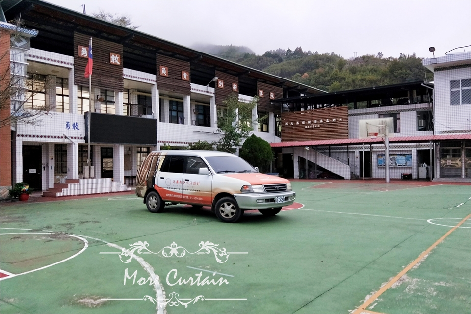 桃園市復興鄉的哈嘎灣光華國小遮光防焰捲簾 3 桃園市復興鄉的哈嘎灣光華國小