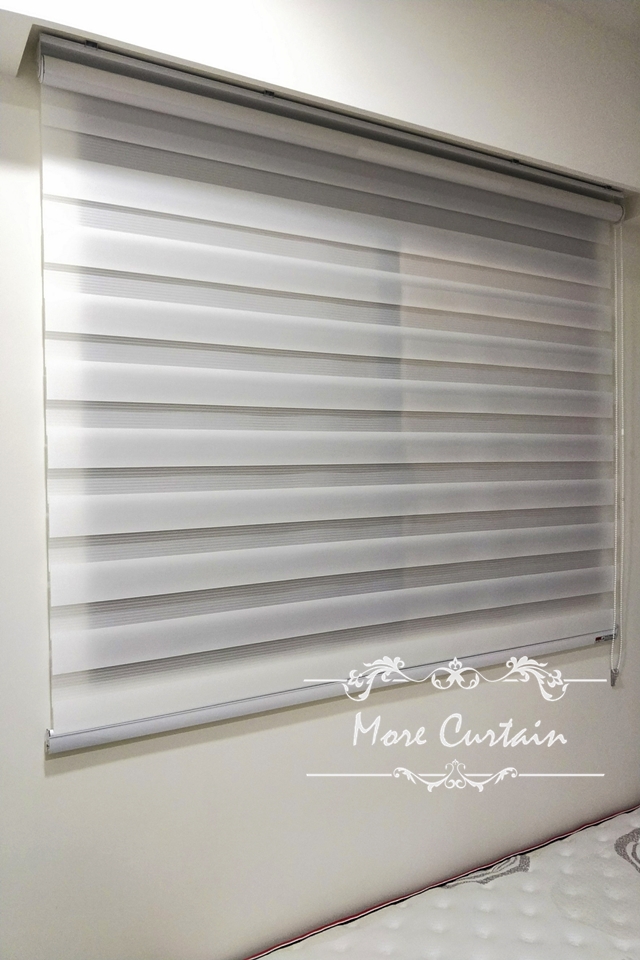桃園八德白色木百葉讓客廳寧靜典雅,視線橫向放大感覺更開闊 11 八德窗簾推薦沐爾窗簾桃園 14