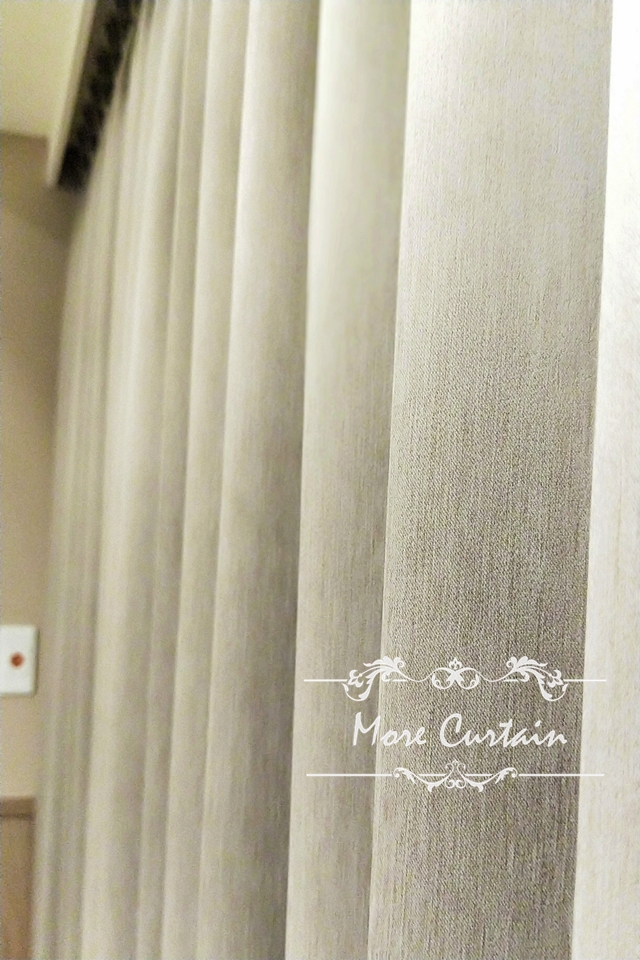 桃園八德白色木百葉讓客廳寧靜典雅,視線橫向放大感覺更開闊 8 八德窗簾推薦沐爾窗簾桃園 17