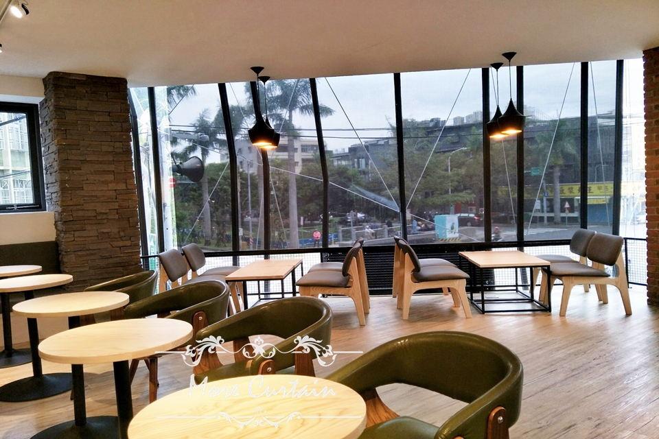 新竹茶痞客飲料店,觀景捲簾已經完工