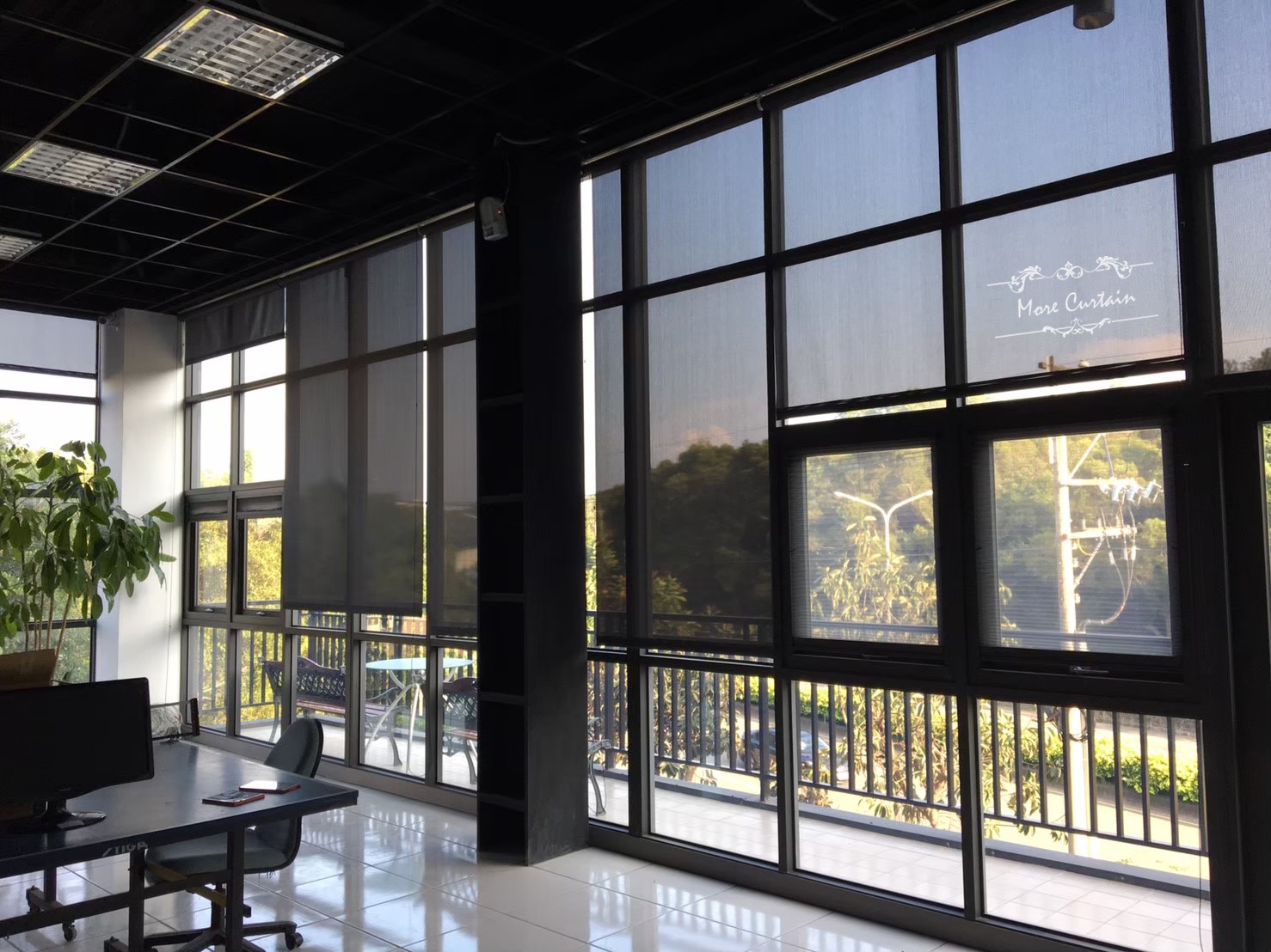 簡單俐落好保養,不佔空間的窗簾產品 4 -捲簾布簾蛇行簾 (10)