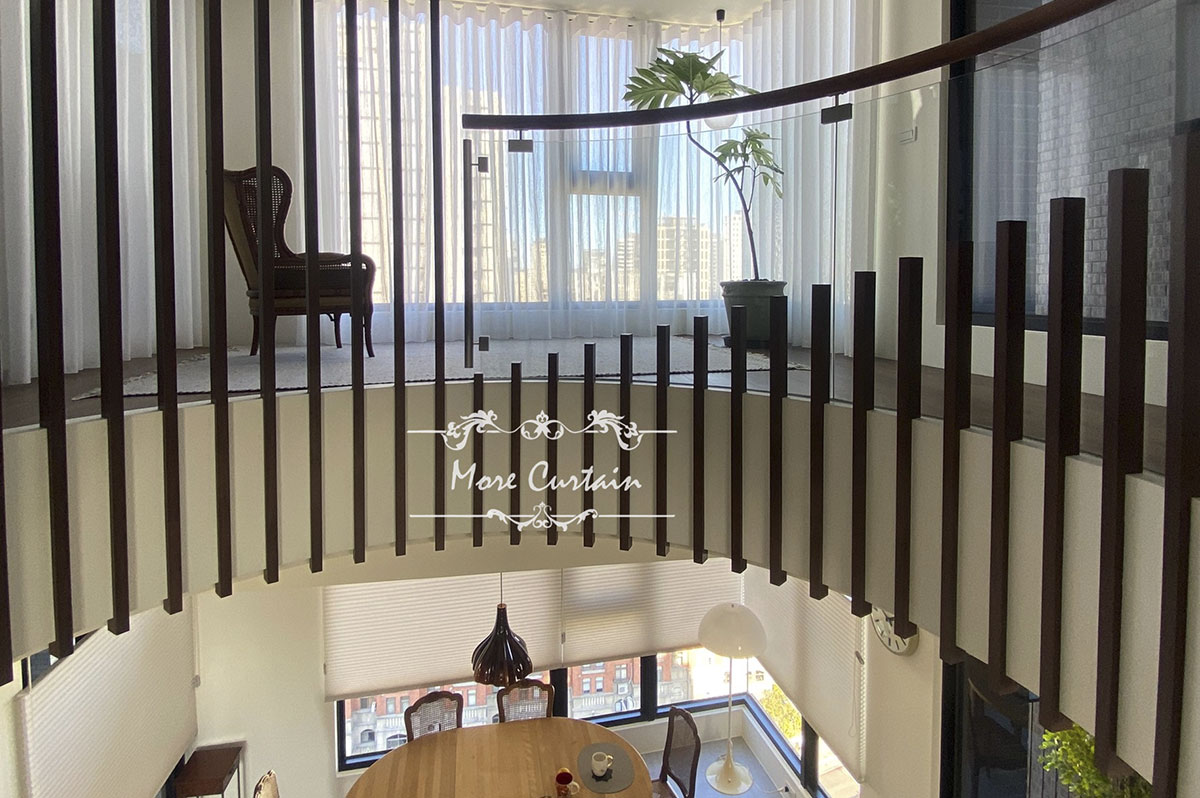 認識調光簾,比較斑馬簾、柔紗簾與風琴簾細節,實務選擇訣竅 22 竹北高鐵特區樓中樓,髮絲紋紗簾 × 風琴簾打造光影劇場