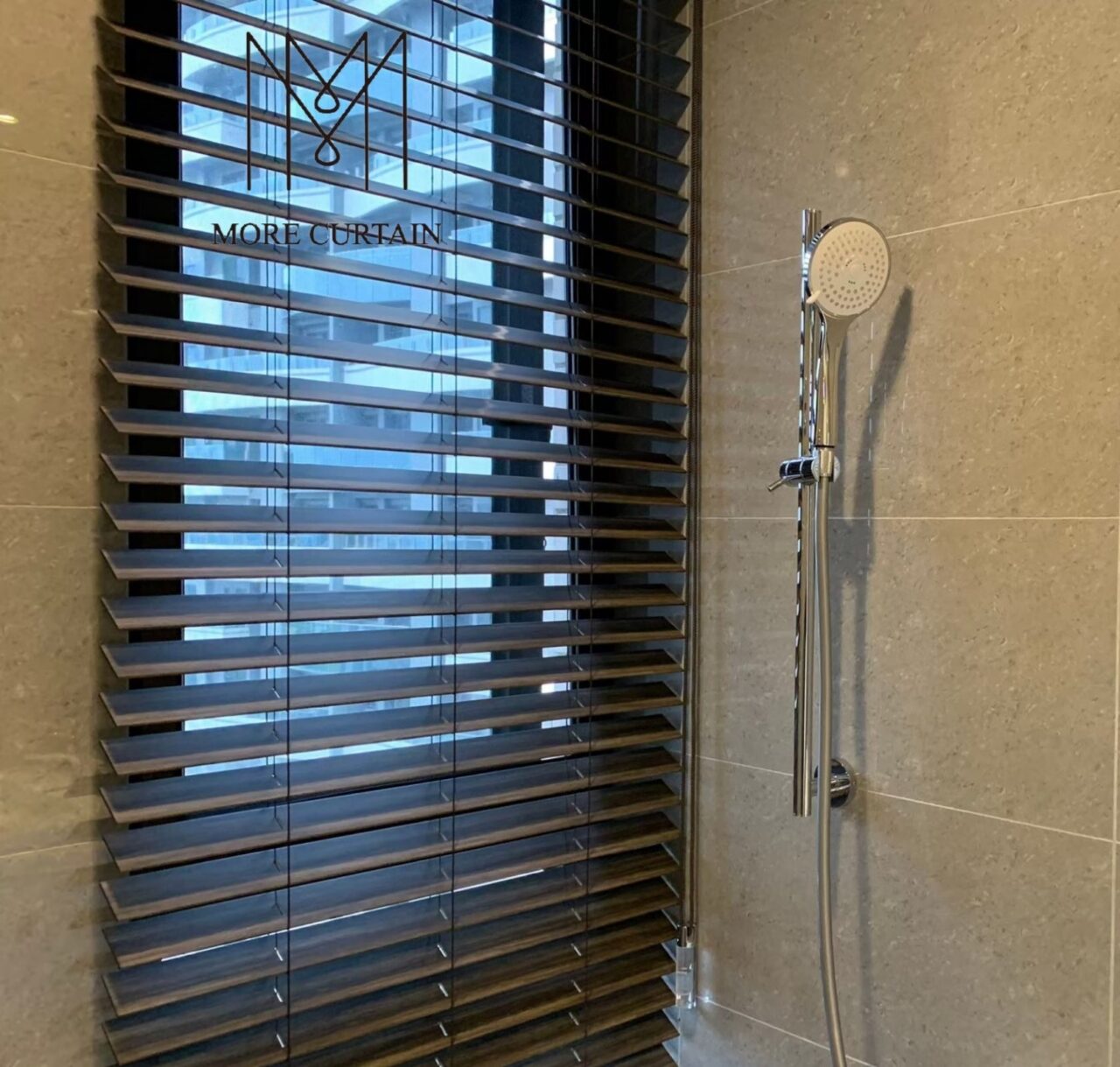 仿木百葉簾其實成分是高分子聚合物