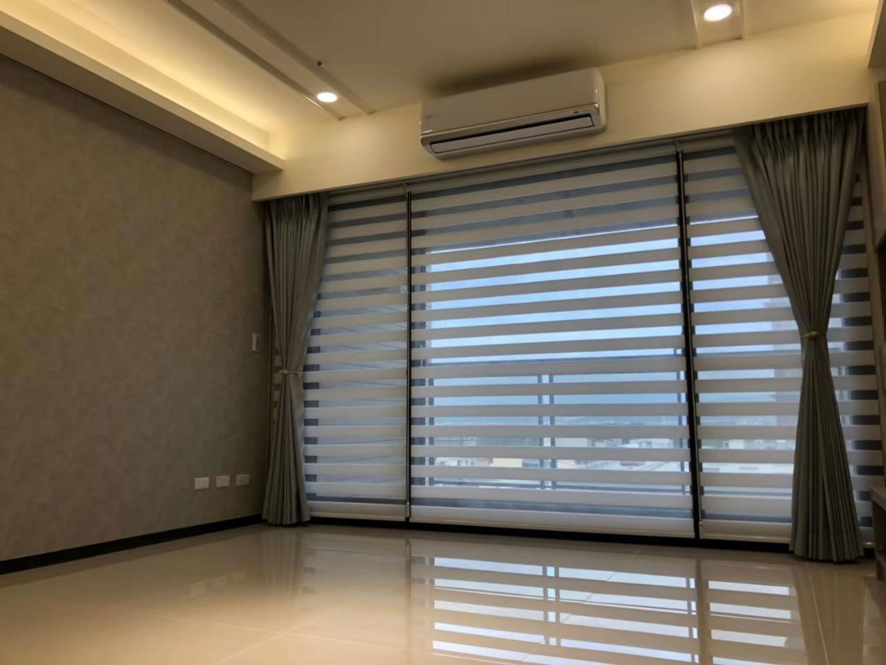 調光簾透明部分對齊時