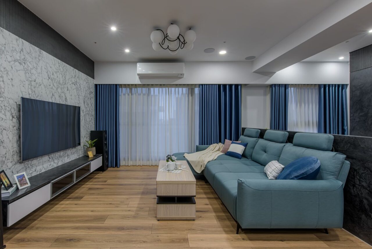 蛇形簾需要搭配紗簾來提供柔和光線的功能