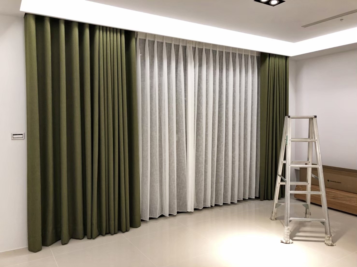 窗簾可以用洗衣機洗嗎?專家授懶人窗簾清潔秘訣 1 窗簾可以用洗衣機洗嗎一想到「拆窗簾、洗窗簾、再掛回去」這整套流程,就默默選擇當作沒看到?